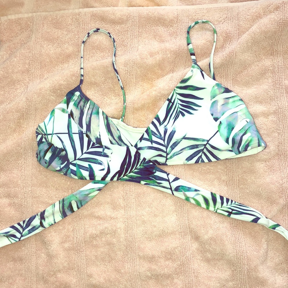 Brand New L Space bikini Top